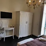 Konukevi Zelzar Centro Salerno